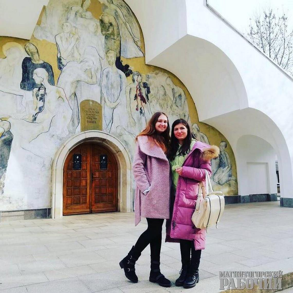 «Как в кино!» Жительница Магнитогорска стала первой студенткой в Болгарии и нашла там бабушку