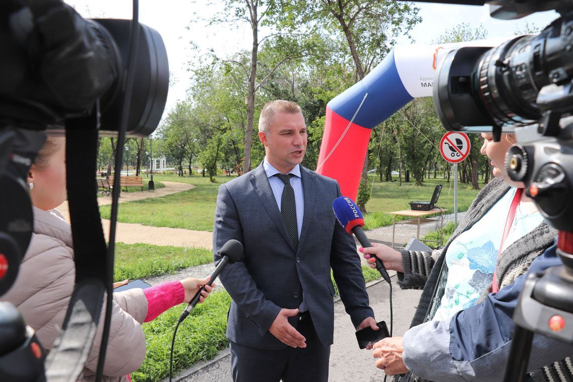 По зову добрых сердец. В парке у Вечного огня вновь прошел очередной забег «Километры добра»