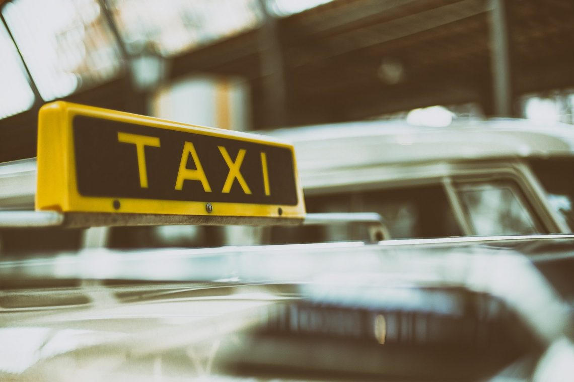 Яндекс такси передают данные
