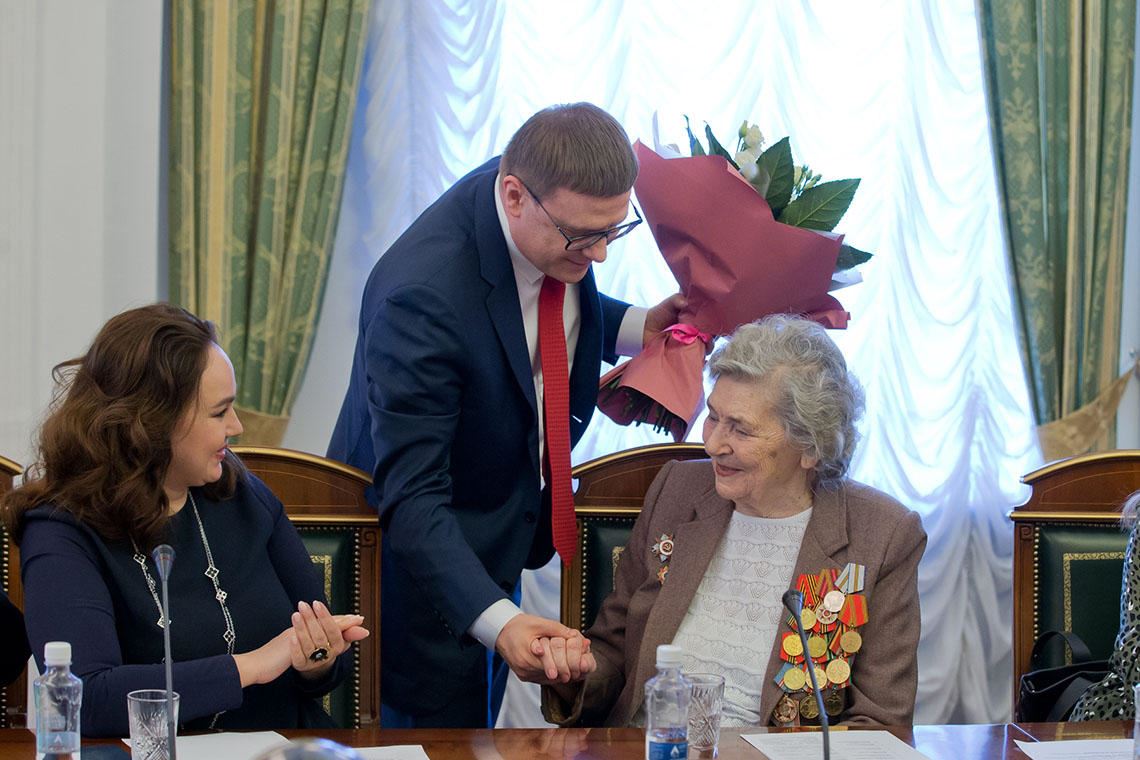 На встречу с губернатором пришла Евгения Стефановна Семенова