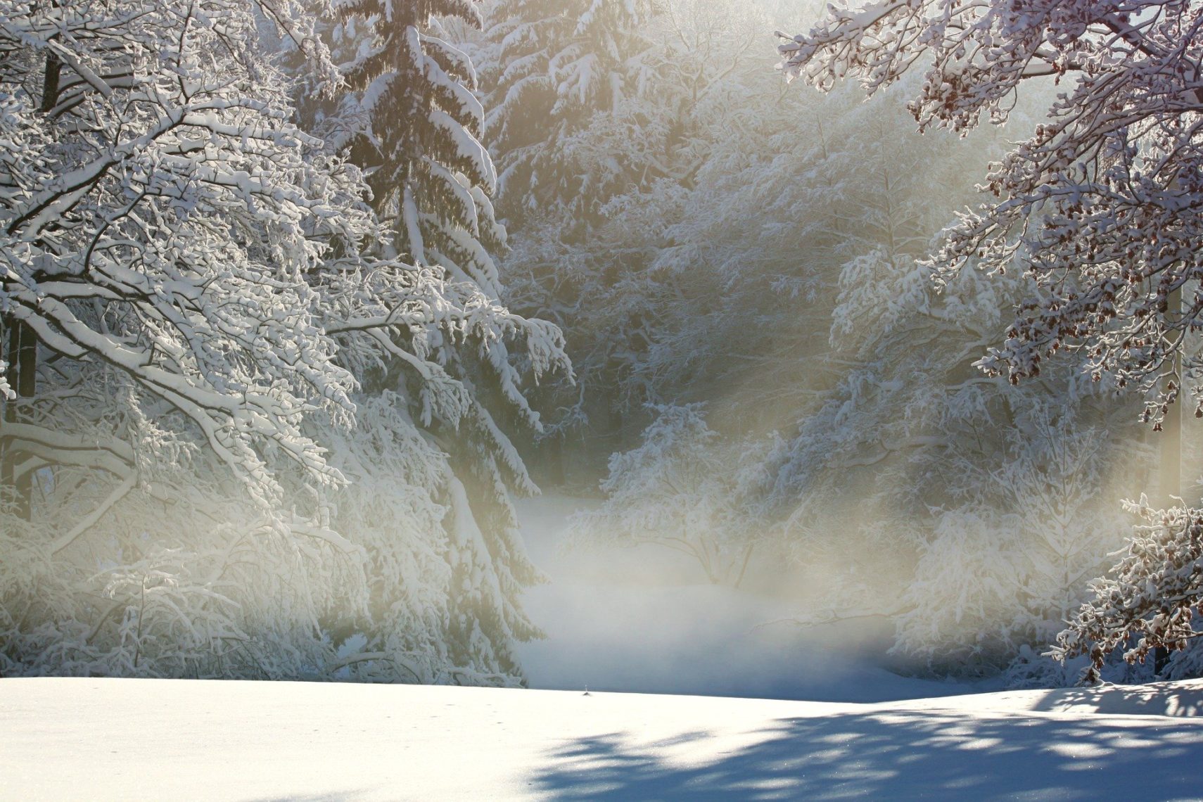 Зачем на Крещение умывались снегом? Народные приметы на 19 января и погода в Магнитогорске