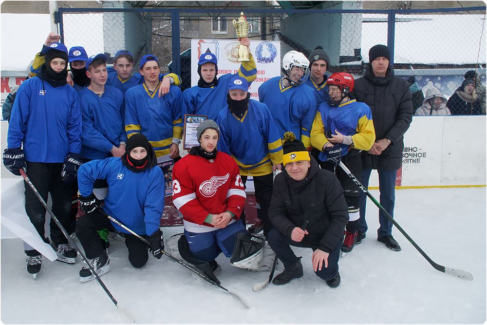 В память о Владимире Гусеве. Дворовые команды сразились в крупном хоккейном турнире