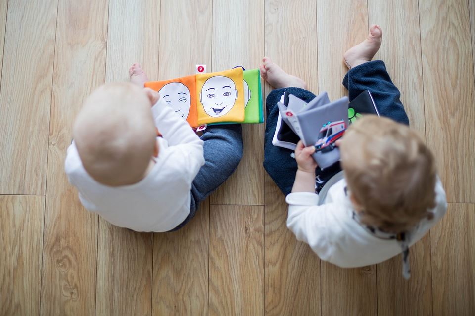 Читать в три года? Что думают психологи о раннем развитии ребенка