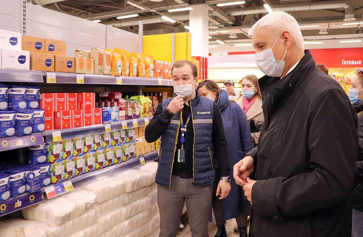 Почем сахар и гречка? Глава Магнитогорска лично проверил цены на товары первой необходимости в магазине «Лента»