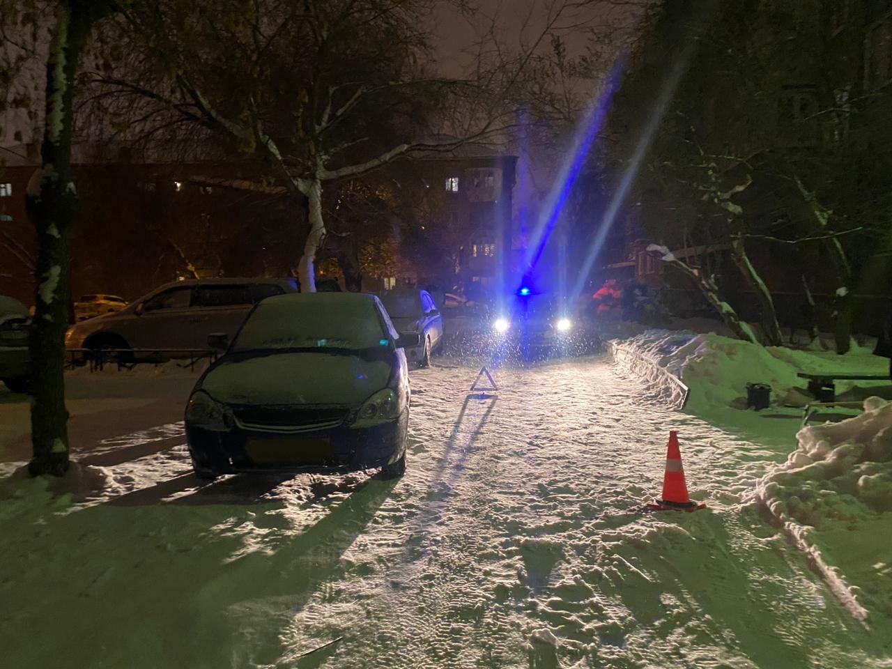 Мальчик угодил прямо под колеса. В Магнитогорске автомобиль сбил катавшегося на ледянке ребенка