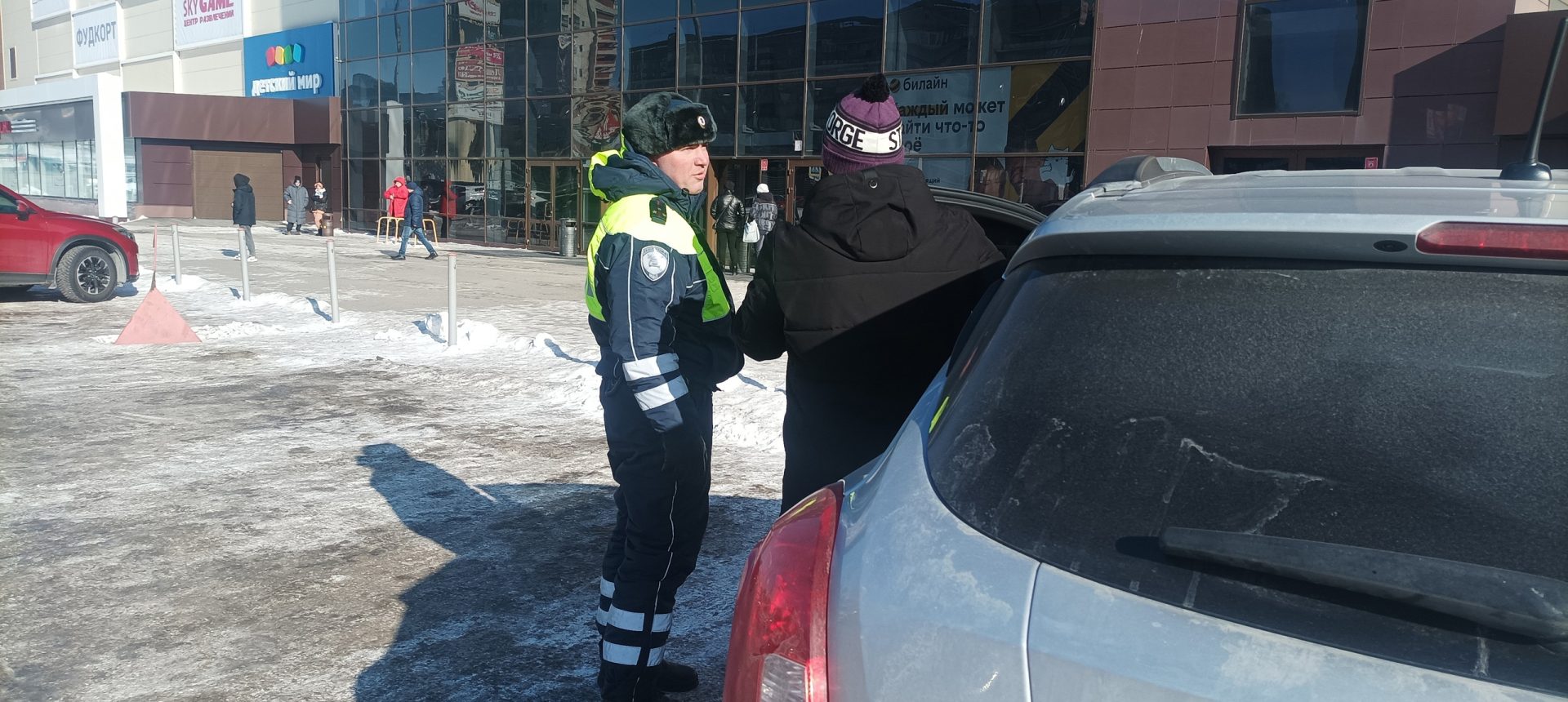 В Магнитогорске обнаружили водителей, которые парковались на местах для инвалидов