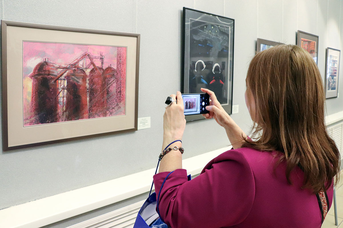 ММК глазами художников можно увидеть в Картинной галерее