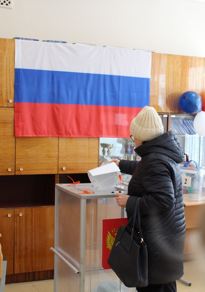 Атмосфера праздничная царит на избирательных участках в Магнитогорске