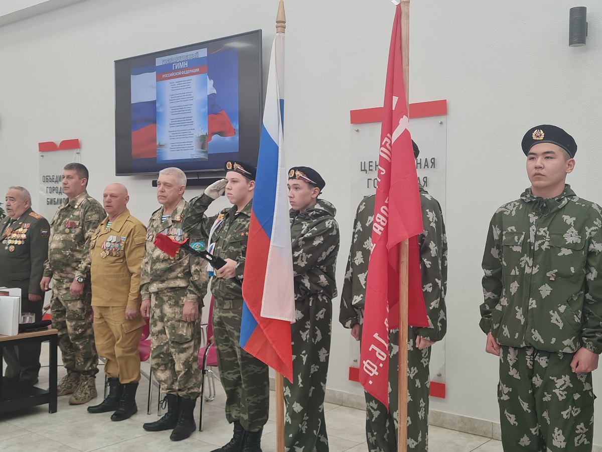 Ветераны Вооруженных Сил РФ рассказали о подвигах солдат студентам в Магнитогорске