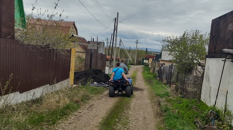 Десятилетние дети на квадроциклах гоняют по дорогам Магнитогорска