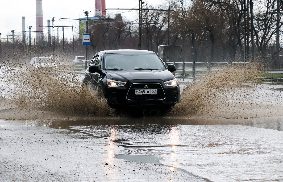 Водителям Магнитогорска рекомендуют отказаться от поездок в сильный дождь р