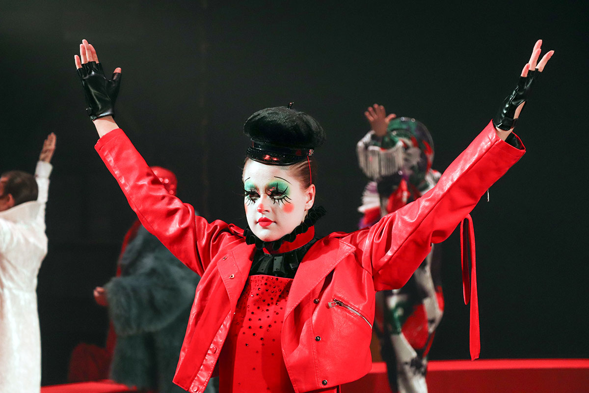 Удивительный спектакль "Каштанка": премьера циркового представления ждет магнитогорцев