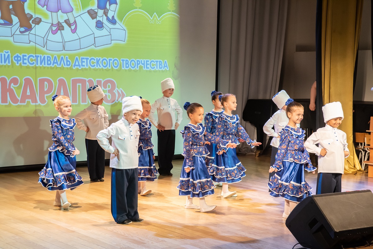 Малыши от двух до шести лет вышли на зональный фестиваль «Карапуз» в Магнитогорске