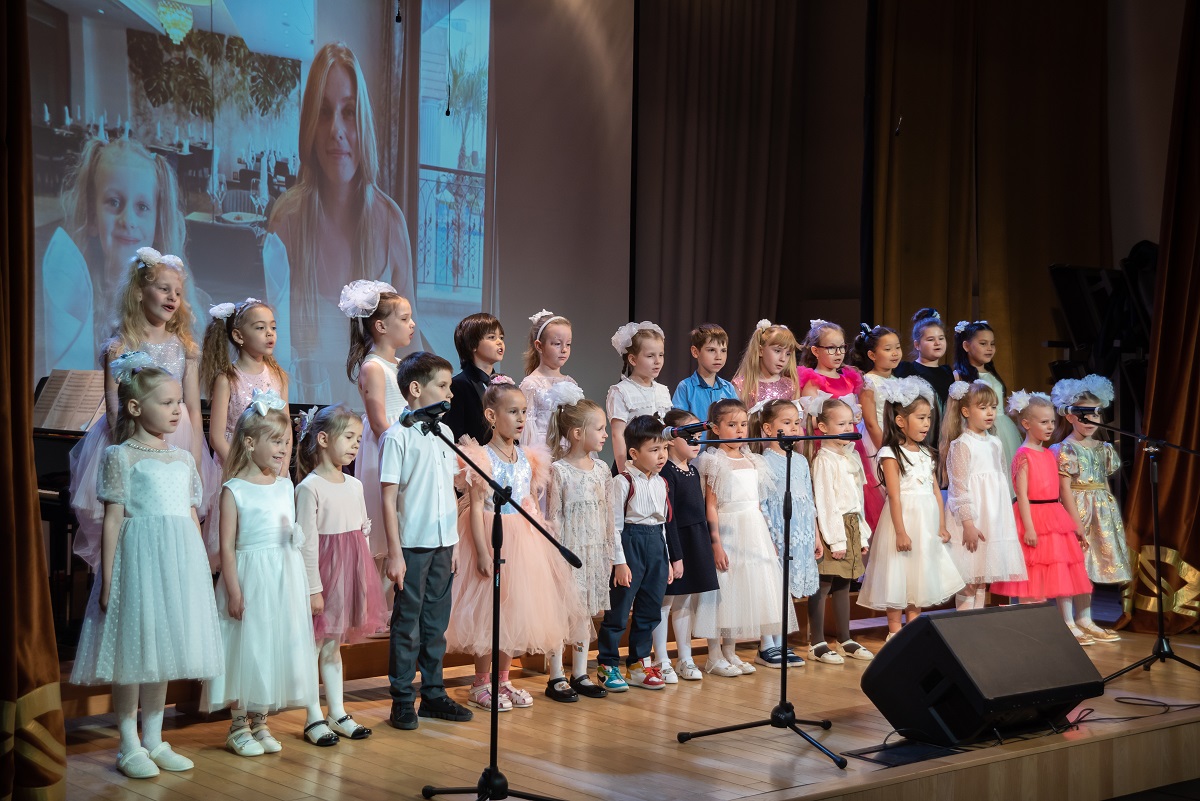 Малыши от двух до шести лет вышли на зональный фестиваль «Карапуз» в Магнитогорске