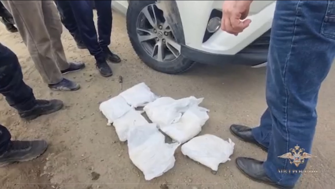 Челябинские полицейские задержали наркоторговцев межрегиональной этнической группы