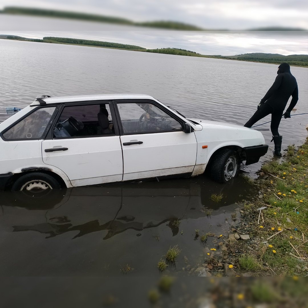 Автомобиль затонул под Магнитогорском вместе с рыбаком