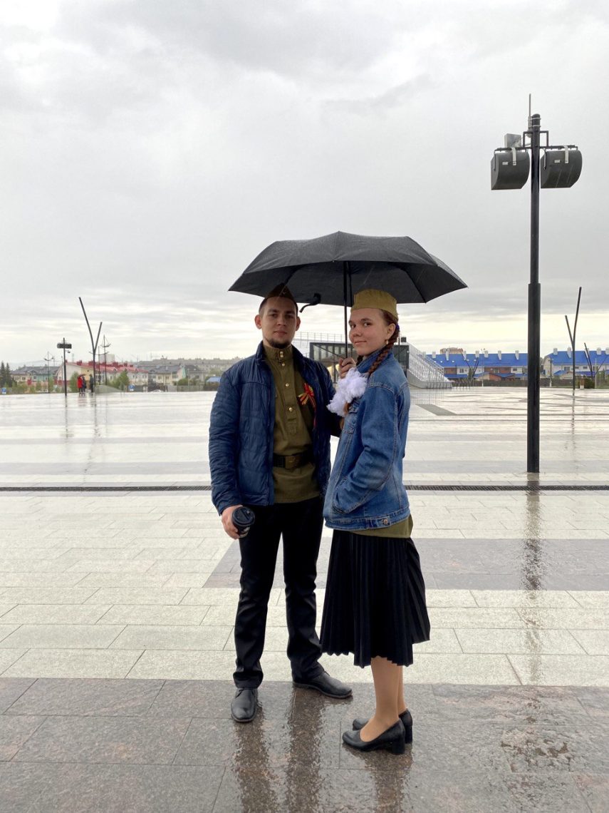 Вальс Победы в Магнитогорске станцевали под дождем
