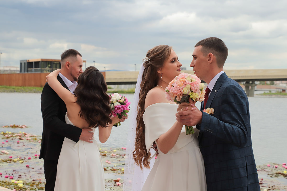 В Магнитогорске сразу 4 молодые пары поженились в “Притяжении”