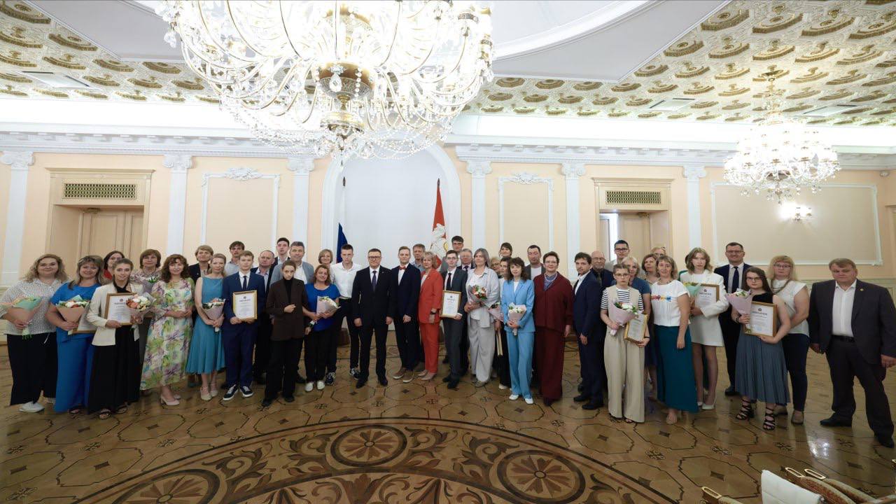Выпускники Магнитогорска попали на торжественный прием к губернатору