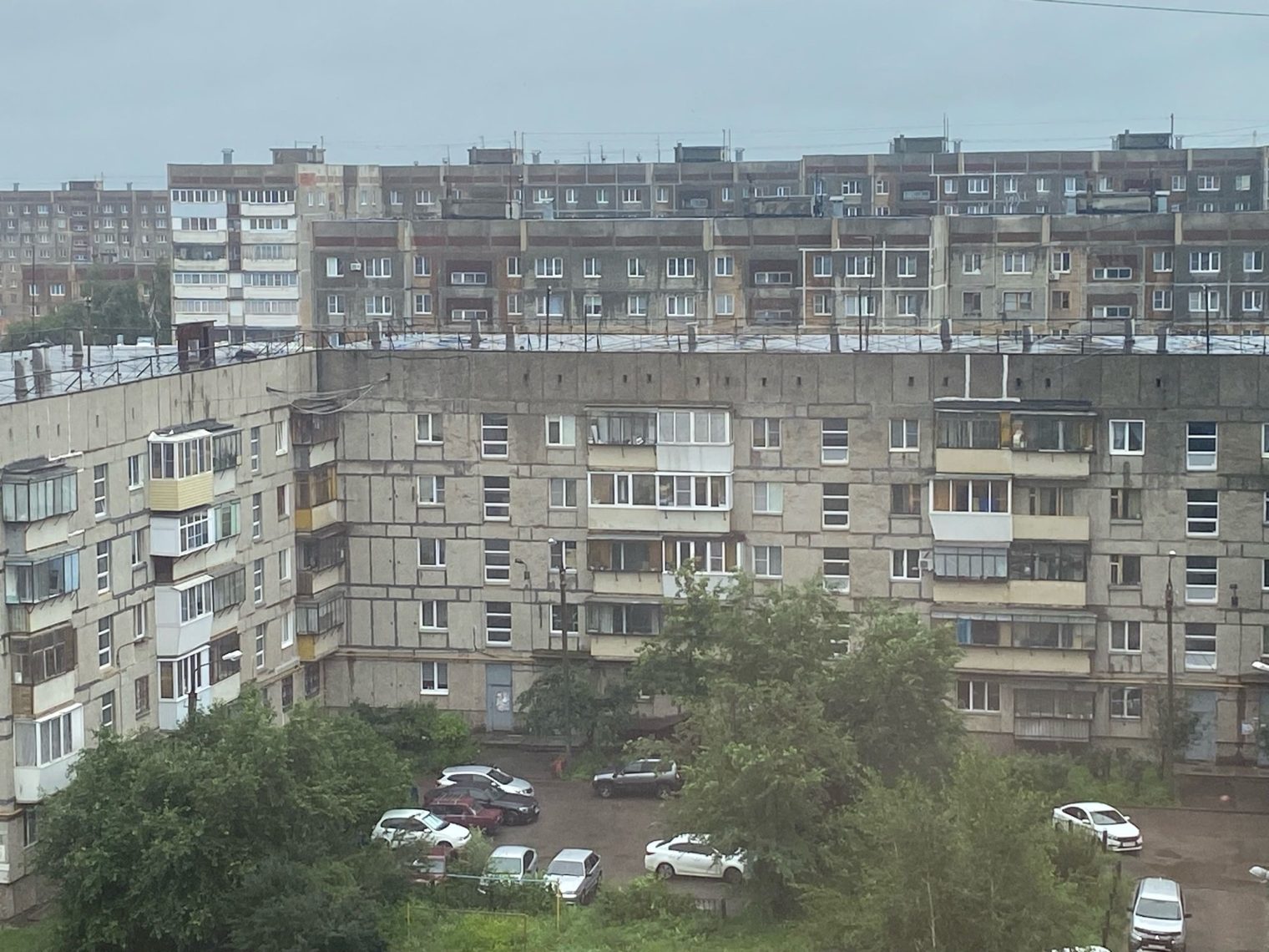 В управляющей компании Магнитогорска рассказали, почему крыши протекают