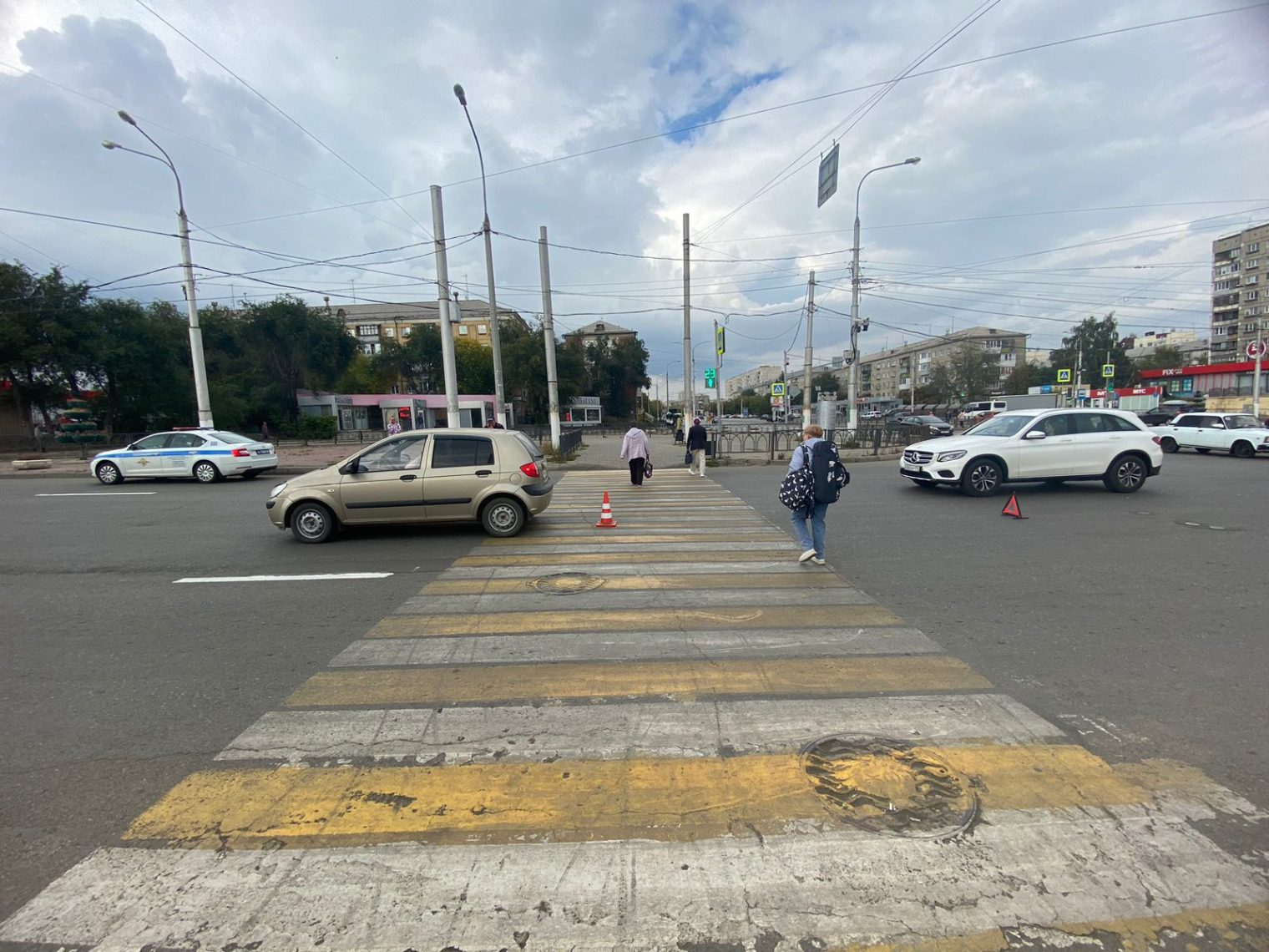 Под колеса попал подросток: в Магнитогорске ищут очевидцев ДТП на Маяковского