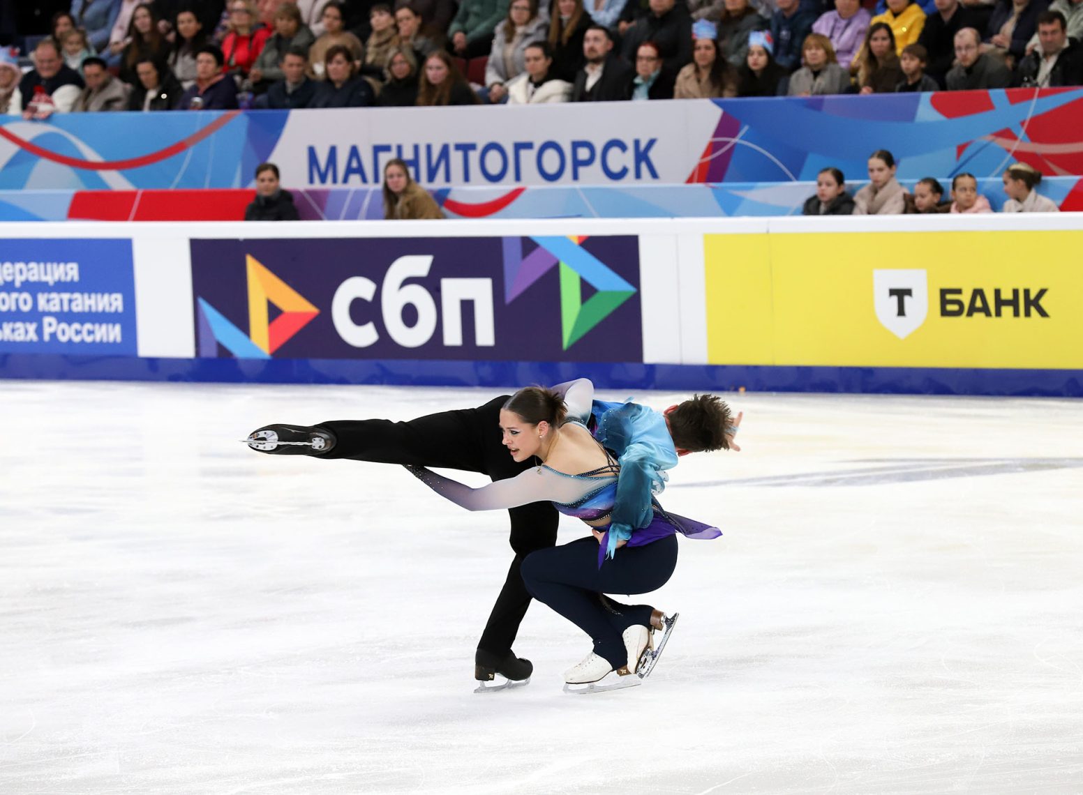 Яркие моменты Гран-при по фигурному катанию в Магнитогорске: большой фоторепортаж