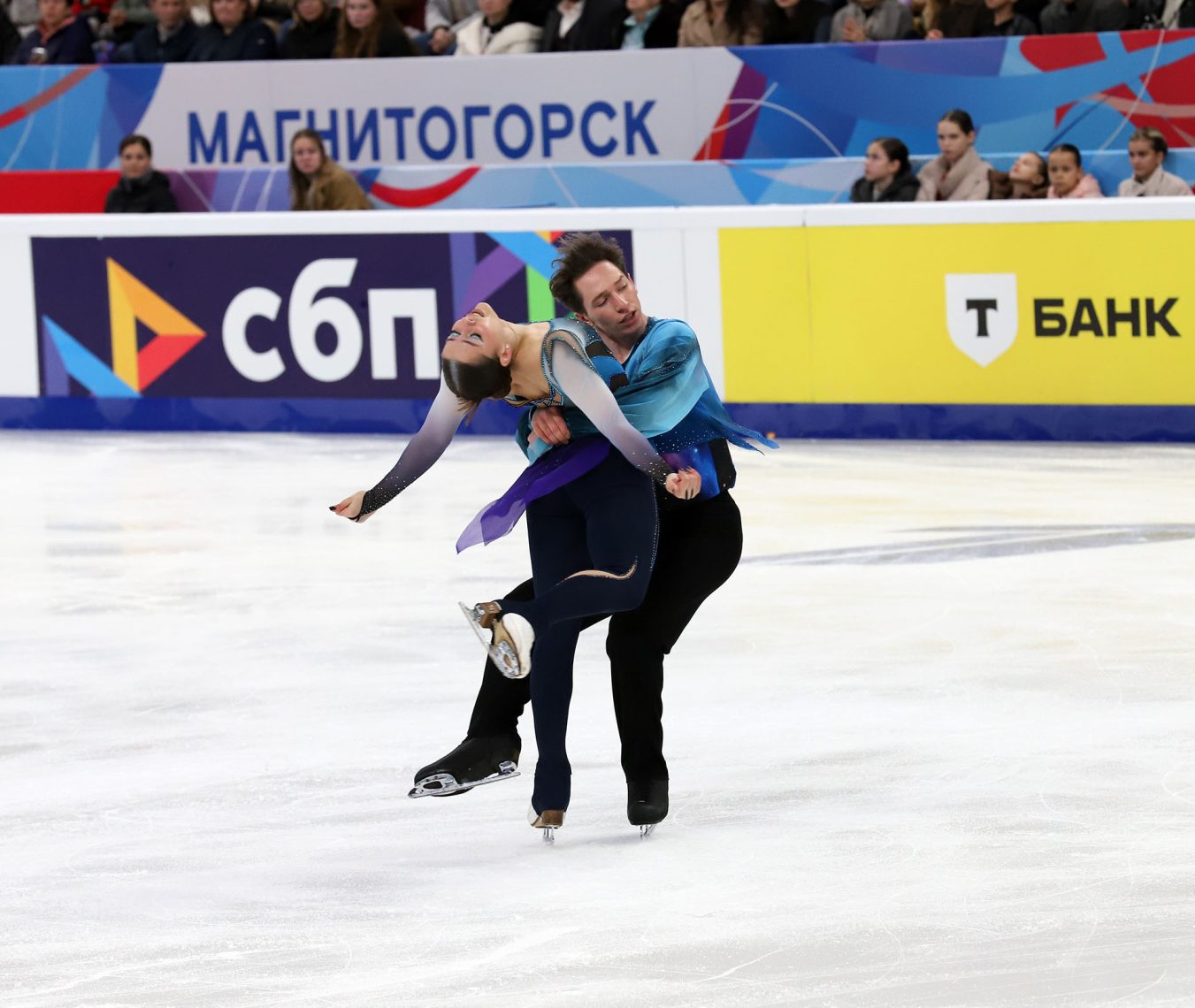 Яркие моменты Гран-при по фигурному катанию в Магнитогорске: большой фоторепортаж