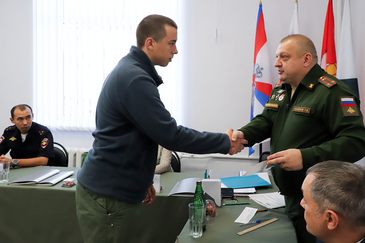 Жить-Родине служить: менее чем через неделю новобранцы из Магнитогорска в рамках осеннего призыва отправятся в армию