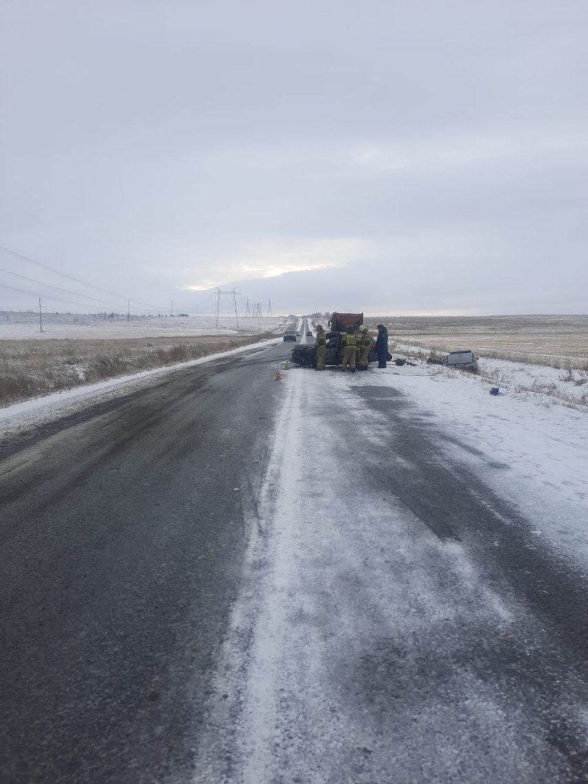 В лобовом ДТП на трассе под Магнитогорском погиб водитель